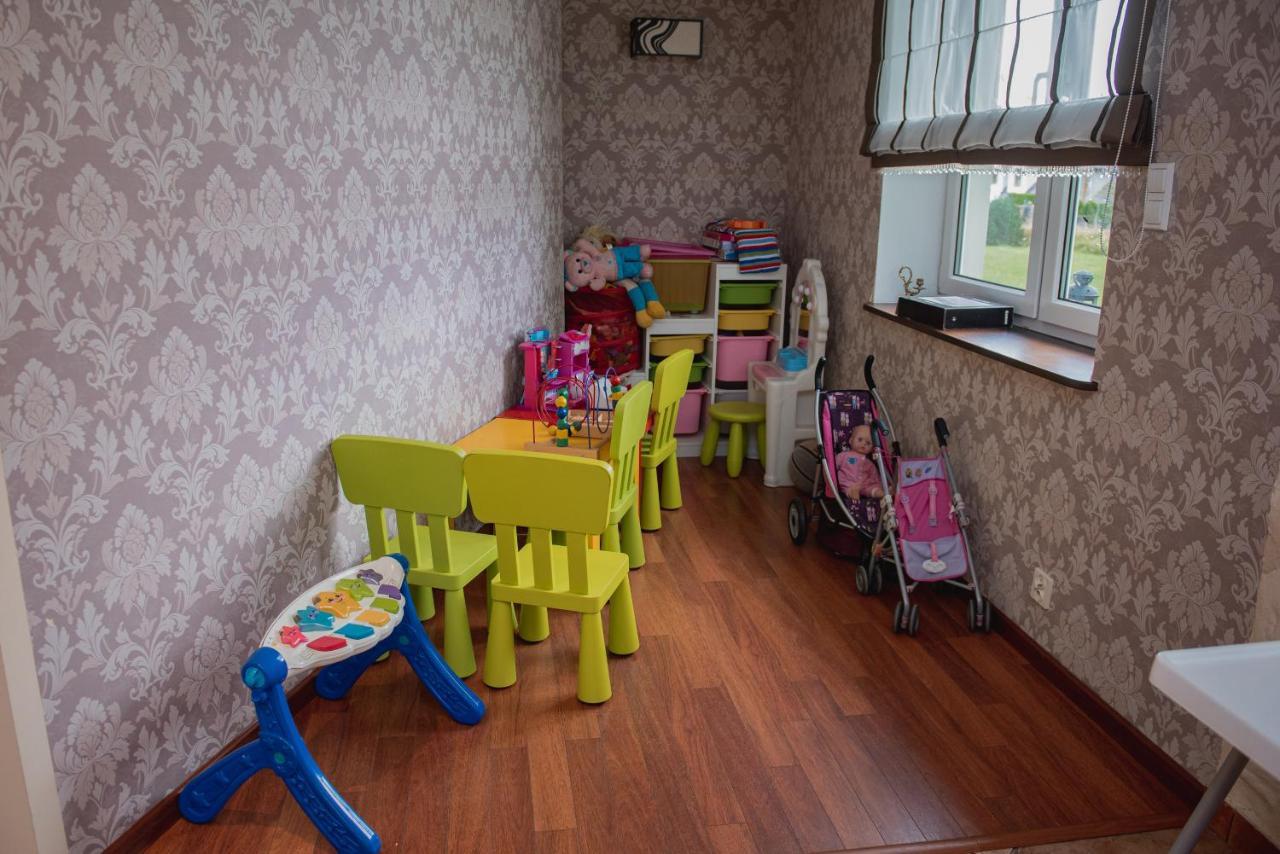 Dworek Debina - Idealny Dla Rodzin I Przyjaciol - Wspolna Sala Do Biesiadowania , Plaza Przyjazna Psom Esterno foto